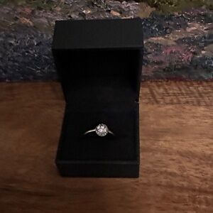 Gorgeous 18k and  Pave Diamond Ring size 7